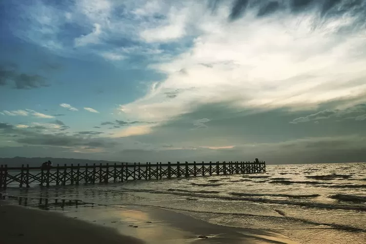 Pantai Barane salah satu tempat wisata popluer di Kabupaten Majene (Tangkapan Layar Instagram /harianto.z)