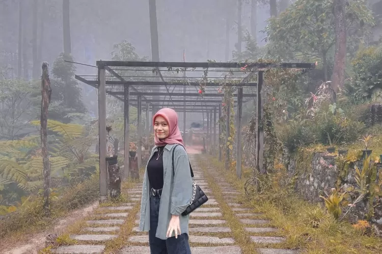 Spot paralayang tersohor di destinasi wisata Puncak Lawang di Sumatera Barat (Akun Instagram @wisata_puncak_lawang)