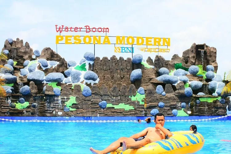 Waterboom Pesona Modern, salah satu destinasi wisata di Banjarmasin (Instagram @framadan_ahmad)