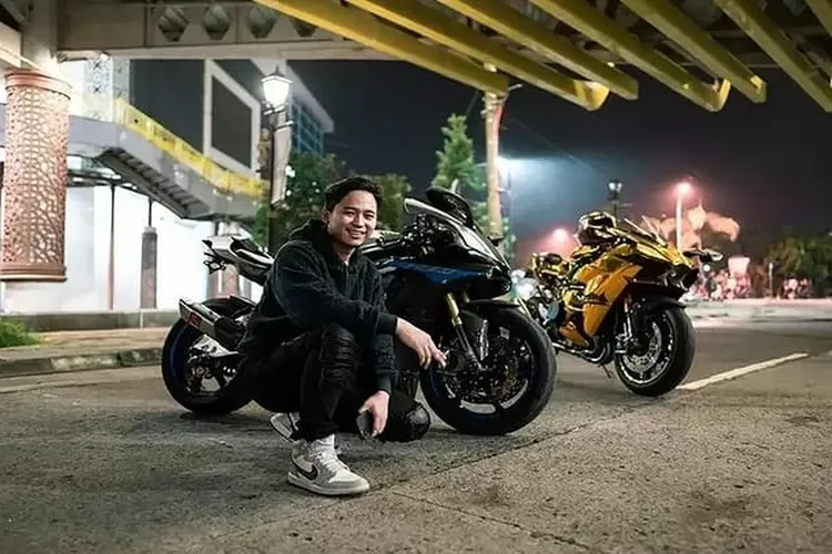 Doni Salmanan sebelum dipenjara berfoto dengan aset mewahnya