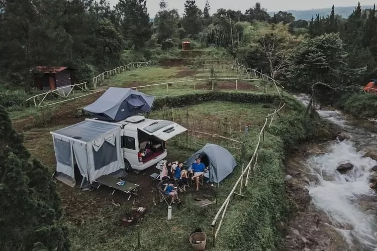 Sensasi liburan campervan di destinasi wisata Sari Ater Subang yang menyenangkan (Instagram @campervansariater)