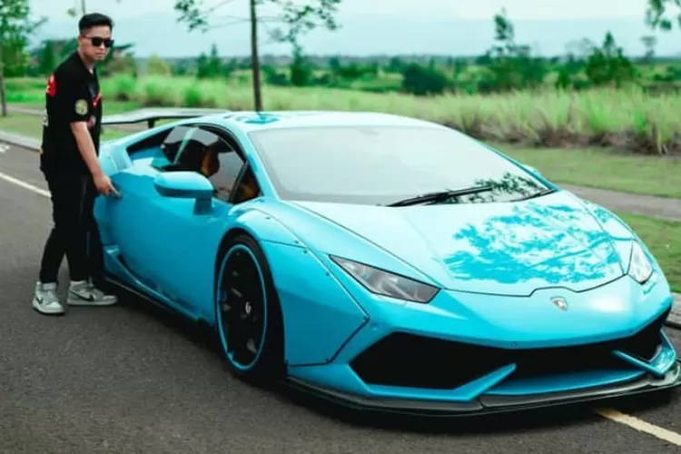 Tak hanya memvonis hukuman 4 tahun penjara, hakim memutuskan mengembalikan beberapa aset Doni Salmanan yang disita. (Instagram @donisalmanan)