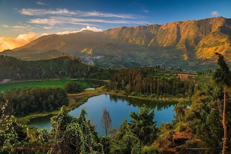 Panorama keindahan kawasan wisata Telaga Warna di Dieng (Instagram @telagawarnadieng)