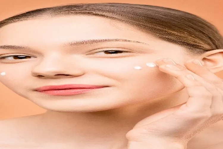 Rekomendasi krim pemutih wajah yang aman dan murah (Pexels Shiny Diamond)