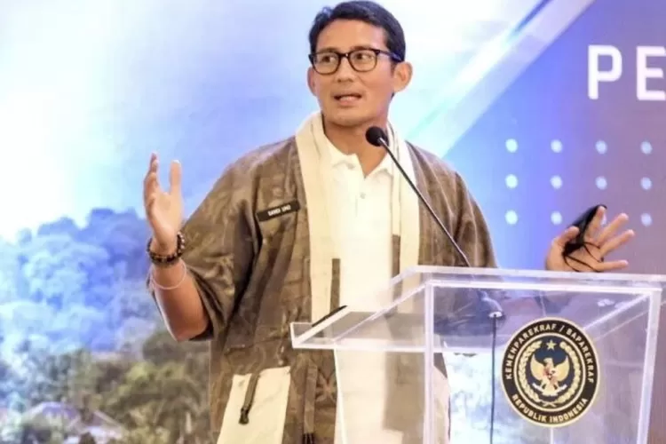 Sandiaga Uno, Menteri Pariwisata dan Ekonomi Kreatif memperbolehkan event-event besar digelar untuk perayaan tahun baru (PMJ News)