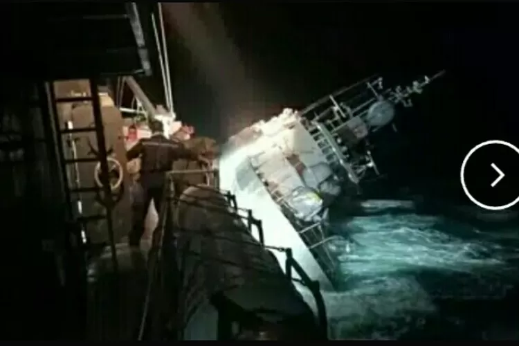 Kapal Perang Tenggelam, Angkatan Laut Thailand Terus Mencari 31 Pelautnya yang Hilang (Tangkapan layar AP)