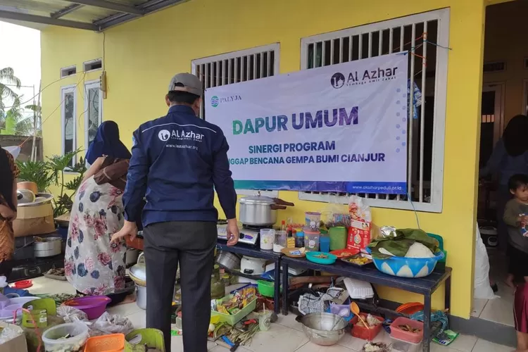 Palyja mendirikan dapur umum di desa Nagrak Cianjur untuk membantu korban gempa. Donasi ini  disalurkan melalui LAZ Al Azhar, Jakarta Selatan, Senin (19/13/2022).