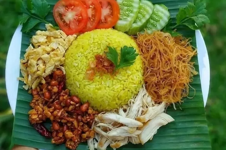 Nasi kuning  (Foto: Instagram @resepenakmamaku)