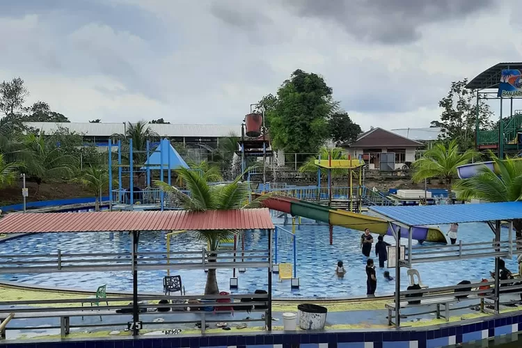 Liburan di Waterboom Banua Anyar, tempat wisata rekreasi keluarga yang seru di Banjarmasin (Akun Instagram @waterboombanuaanyarbjm_)