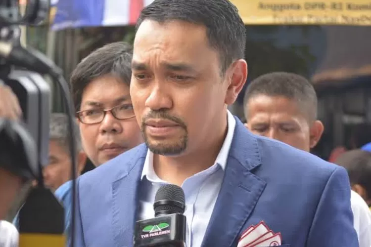 Anggota DPR RI Ahmad Syahroni Minta Lurah Pluit Dicopot Karena  Sewenang-wenang - Tajuk 24