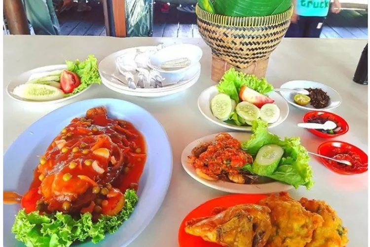 Wisata Kuliner Hits di Depok, salah satunya Saung Talaga (Instagram @milasyfa)
