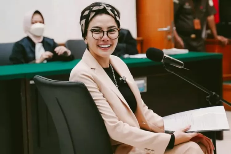 Nikita Mirzani saat menghadiri persidangannya. (Instagram@nikitamirzanimawardi_172)