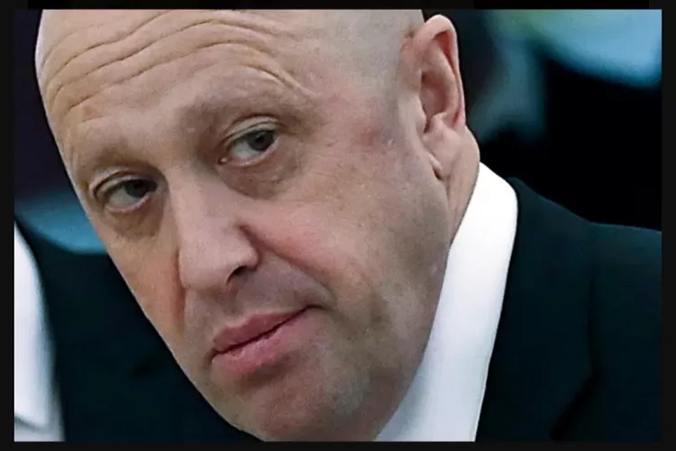 Pengusaha Rusia Yevgeny Prigozhin ditampilkan sebelum pertemuan Presiden Rusia Vladimir Putin dan Presiden China Xi Jinping di Kremlin di Moskow. (Sergei Ilnitsky/AP)