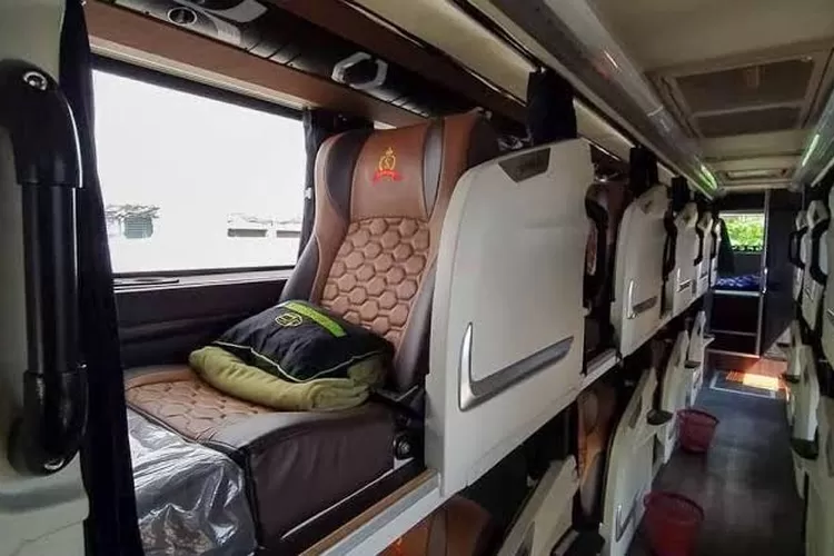 Interior mewah sleeper bus (ist)