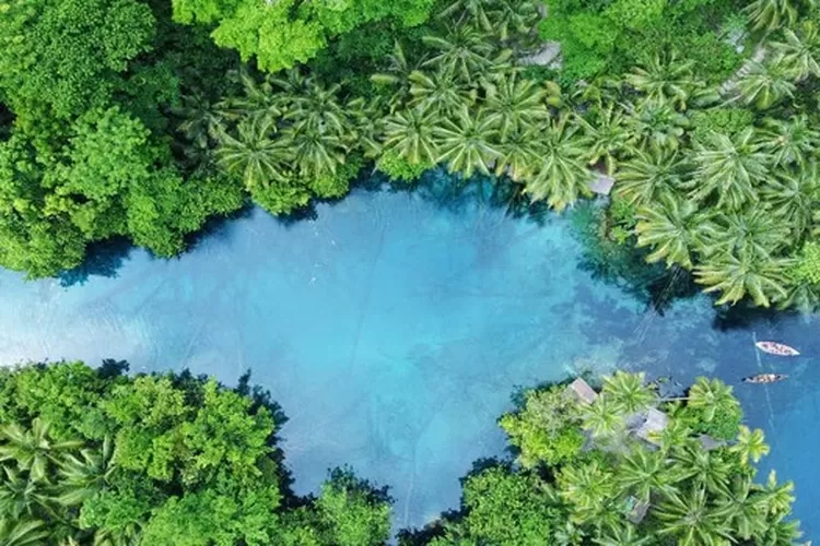 Destinasi wisata sekaligus hidden gem Danau Paisupok di Banggai Kepulauan Sulawesi Tengah (Instagram @barkerkecil)