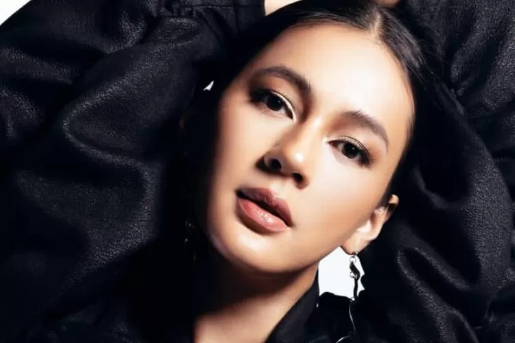 Paula Verhoeven mengaku masih takut bertemu orang. (Instagram @paula_verhoeven)