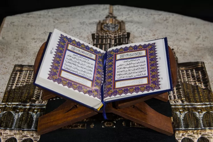 Ilustrasi foto Al Quran. Bacaan Al Quran penangkal sihir, salah satunya surat A Ikhlas. 