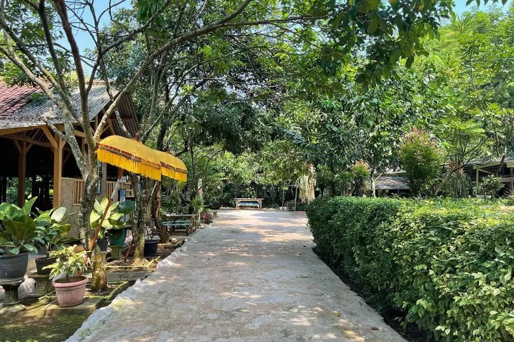 Destinasi wisata di Bekasi yang udaranya masih sejuk, Kebun Taman Sari Setu  (Instagram @kebuntamansari)