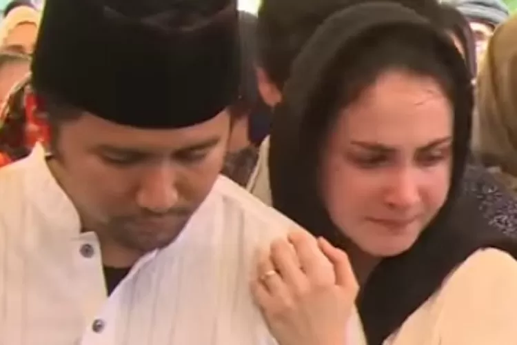 9 tahun menikah bukannya bahagia, Arumi Bachsin malah menangis histeris ternyata karena Emil Dardak. (Tangkap layar Youtube Indosiar)