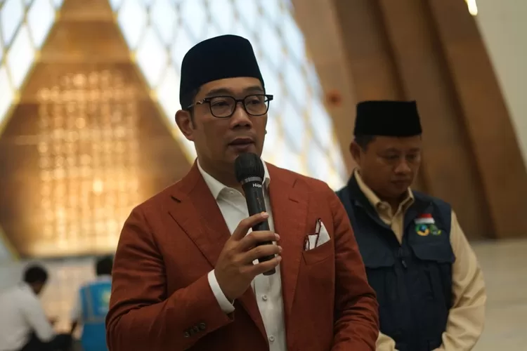 Konfresi pers Gubernur Jawa Barat, Ridwan Kamil usai meninjau proyek pembangunan Masjid Al Jabbar di Jl. Cimencrang Bandung, Senin 26 Desember 2022 (Dok: Bentar Wibisana/Gorajuara.com)