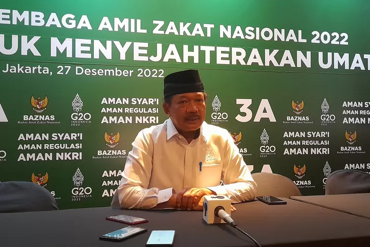 Ketua Baznas RI Prof Dr KH Noor Achmad, MA menyampaikan penjelasan kepada wartawan  terkait pelaksanakan Rapat Koordinasi  Lembaga Amil Zakat (LAZ) di hotel Redtop Jakarta, Rabu (17/12/2022).