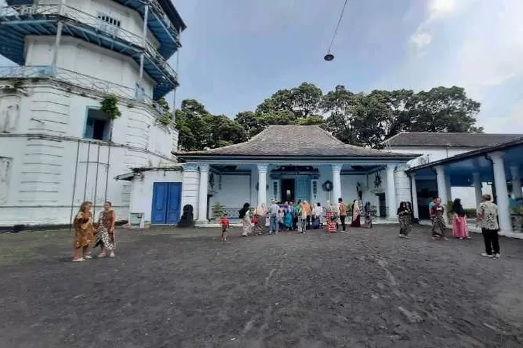 Wisatawan bisa kembali masuk ke dalam Keraton Surakarta (Endang Kusumastuti)