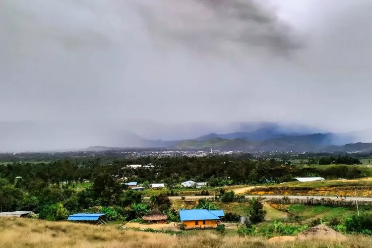 Destinasi wisata Lembah Baliem di Wamena menjadi tempat tinggal suku asli Papua (Instagram @habema_buseleck)