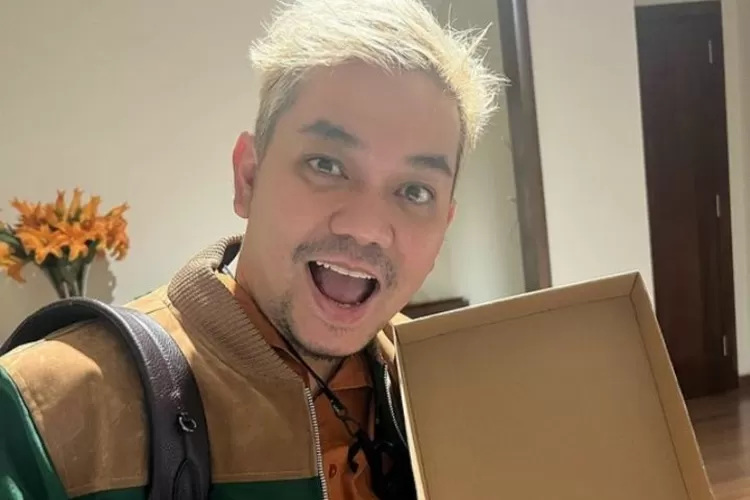 Kondisi Indra Bekti yang sudah mulai membaik, membuat orang-orang terdekatnya merasa bahagia dan berharap dirinya cepat sembuh. (YouTube Indosiar )