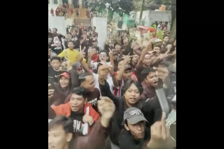 Bus Pemain dan Official Thailand Diserang Oknum Suporter Indonesia, Netizen: Norak Banget Jametters (Istimewa )