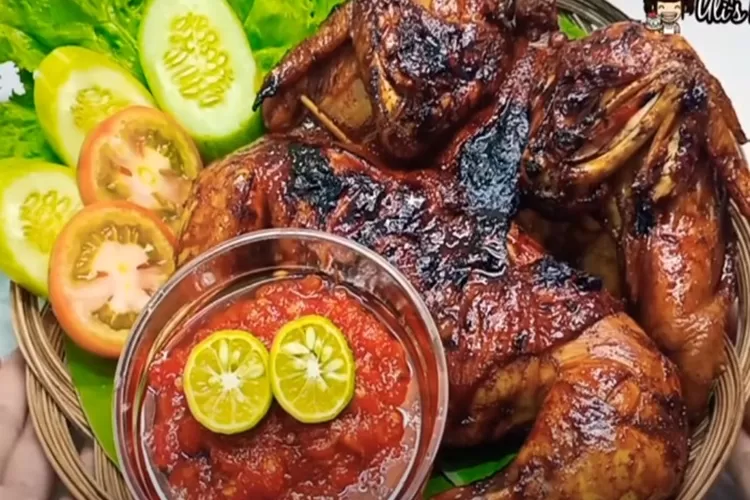 Rayakan tahun baru walaupun dirumah dengan resep bumbu ayam bakar kecap yang lezat dan nikmat (YouTube Uli's Kitchen)