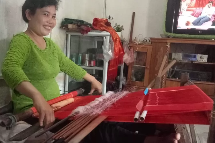 Kain tenun khas Karo, Sumatera Utara, makin banyak dicari oleh para wisatawan.