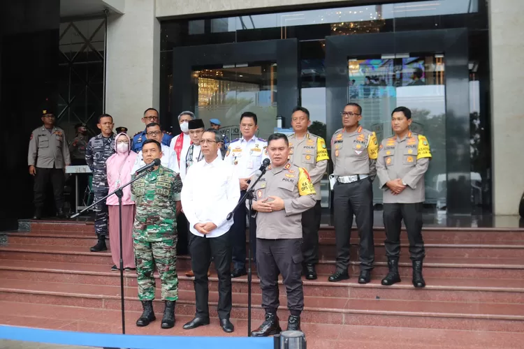 Pertemuan tiga pilar Penjabat Gubernur DKI, Kapolda Metro dan Pangdam Jaya diwakili Kasdam Jaya di Mapolda. (Sadono )