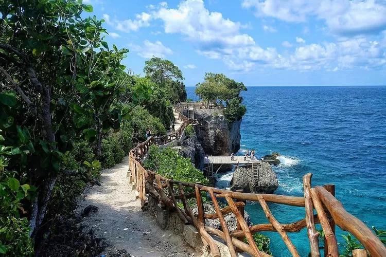 Pantai apparalang destinasi wisata di Pulau Sulawesi ( instagram/ @id_pantai)