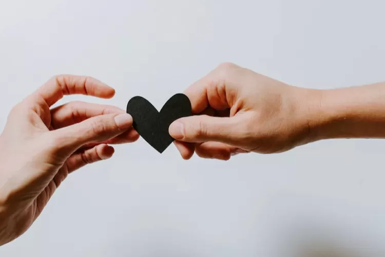 Ilustrasi agar pasangan miliki hubungan sehat dan kuat (Unsplash/ Kelly Sikkema)