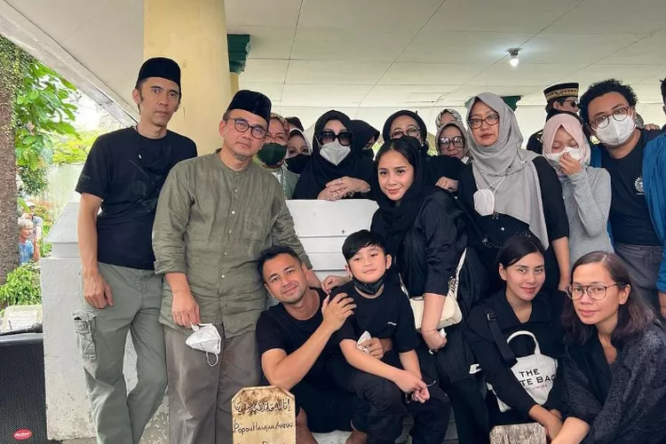 Ternyata Kedekatan Raffi Ahmad dan Mami Popon, Persis Seperti Rafathar dan Mama Rieta (Instagram @raffinagita1717)