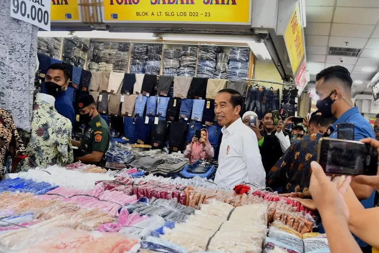 Presiden Joko Widodo Kunjungi Pasar Tanah Abang, (Twitter @jokowi)