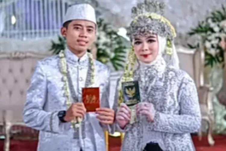 Viral! Menantu selingkuh dengan sang mertua, tak pakai baju saat digrebek, Ibu Norma Risma: Cuma ngadem doang! (Tangkap Layar YouTube Mimin Lambe Turah)