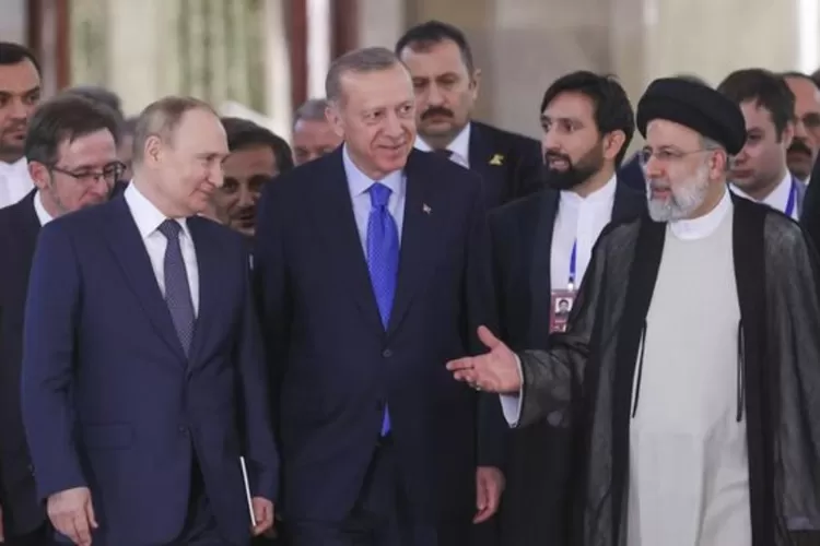 Potret kebersamaan Presiden Rusia, Turki, dan Iran (Anadolu Agency )