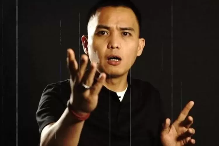 Ramalan Hard Gumay bikin ngelus dada! Benarkah lagi-lagi artis inisial R berulah di tahun 2023. (Instagram Hardgumay)