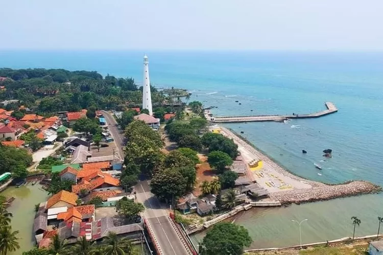 Obyek wisata Pantai Anyer hingga Cinangka (foto: Foto udara Disbudpar)