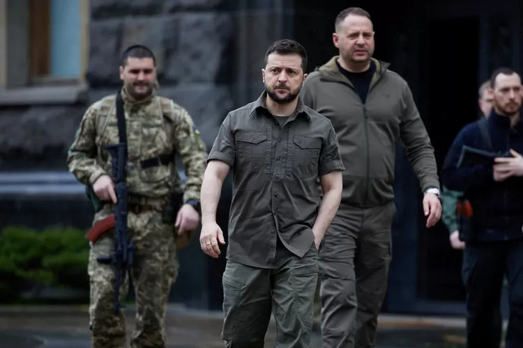 Volodymyr Zelenskiy  (Ukranews )