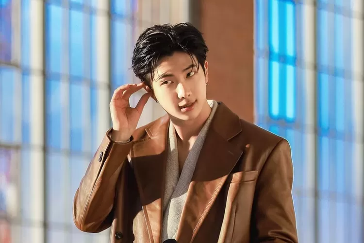 RM BTS cetak rekor baru (Soompi)