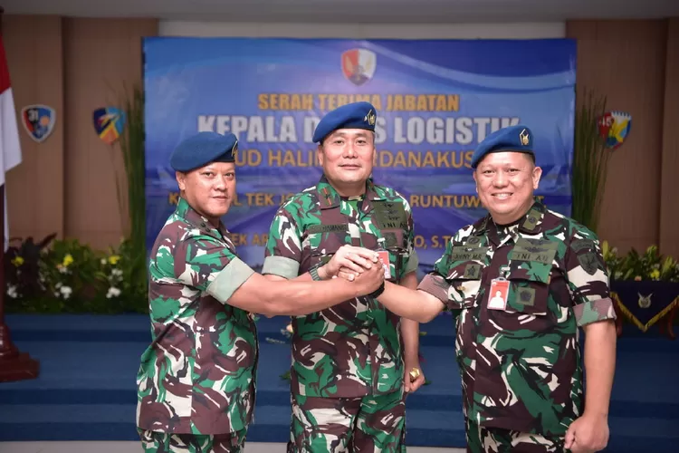 Letkol Tek Arrad Taufik Harmoko, S.T., PCSC., MMS resmi menjabat sebagai Kepala Dinas Logistik (Kadislog) Lanud Halim Perdanakusuma. (Foto: Pen Halim)