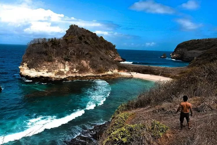 Destinasi wisata Pantai Gili Penyu Tunak di Lombok (Instagram @twagunungtunak)