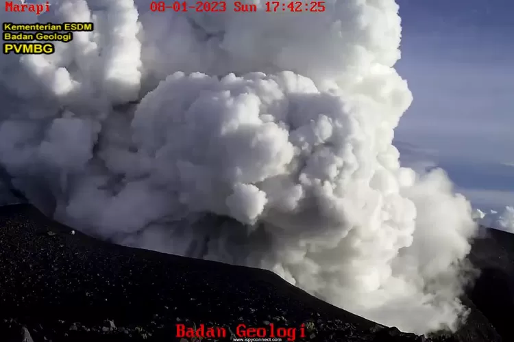 Erupsi Gunung Marapi Sumatera Barat, Minggu 8 Januari 2023 (PGA Marapi)