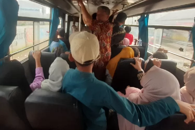 Ilustrasi penumpang Bus (Usman Azis/Bogor Times)