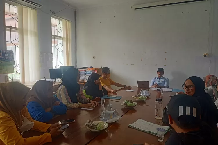 Suasana raoat internal Diskominfo Lutra  (LHR)