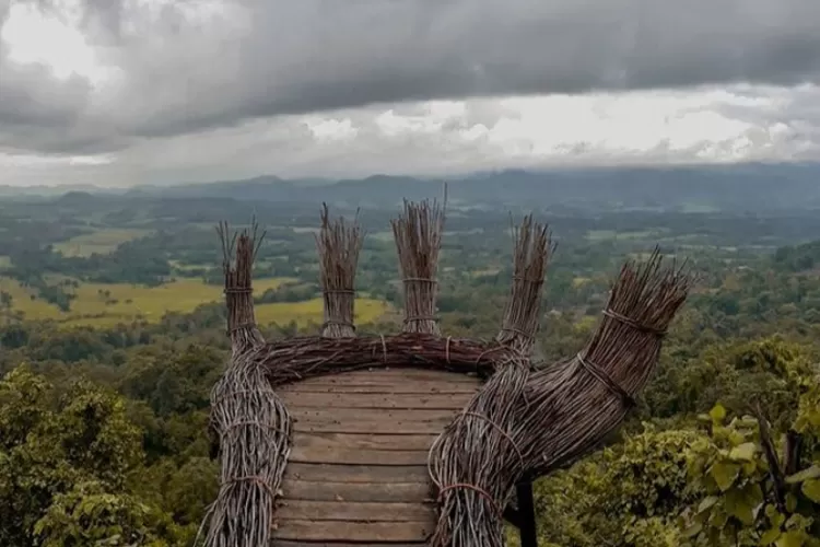 Selain wisata alam Salo Merunge salah satu wisata lainnya ada Puncak Lima Jari di Bone Sulawesi Selatan (Tangkapan Layar Instagram / @puncaklimajari)