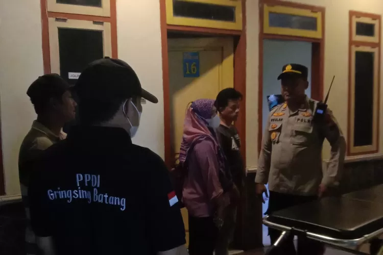 Polisi olah TKP di Hotel Jatisari Weleri tempat korban ditemukan Senin 9 Januari 2023. (Edi prayitno/kontributor Kendal)