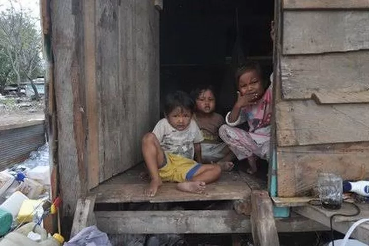 Dinsos Jabar membeberkan sejumlah strategi untuk menurunkan angka kemiskinan di Jawa Barat.